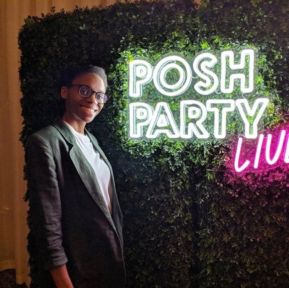 Meet your Posher, Aku - Picture 4 of 6